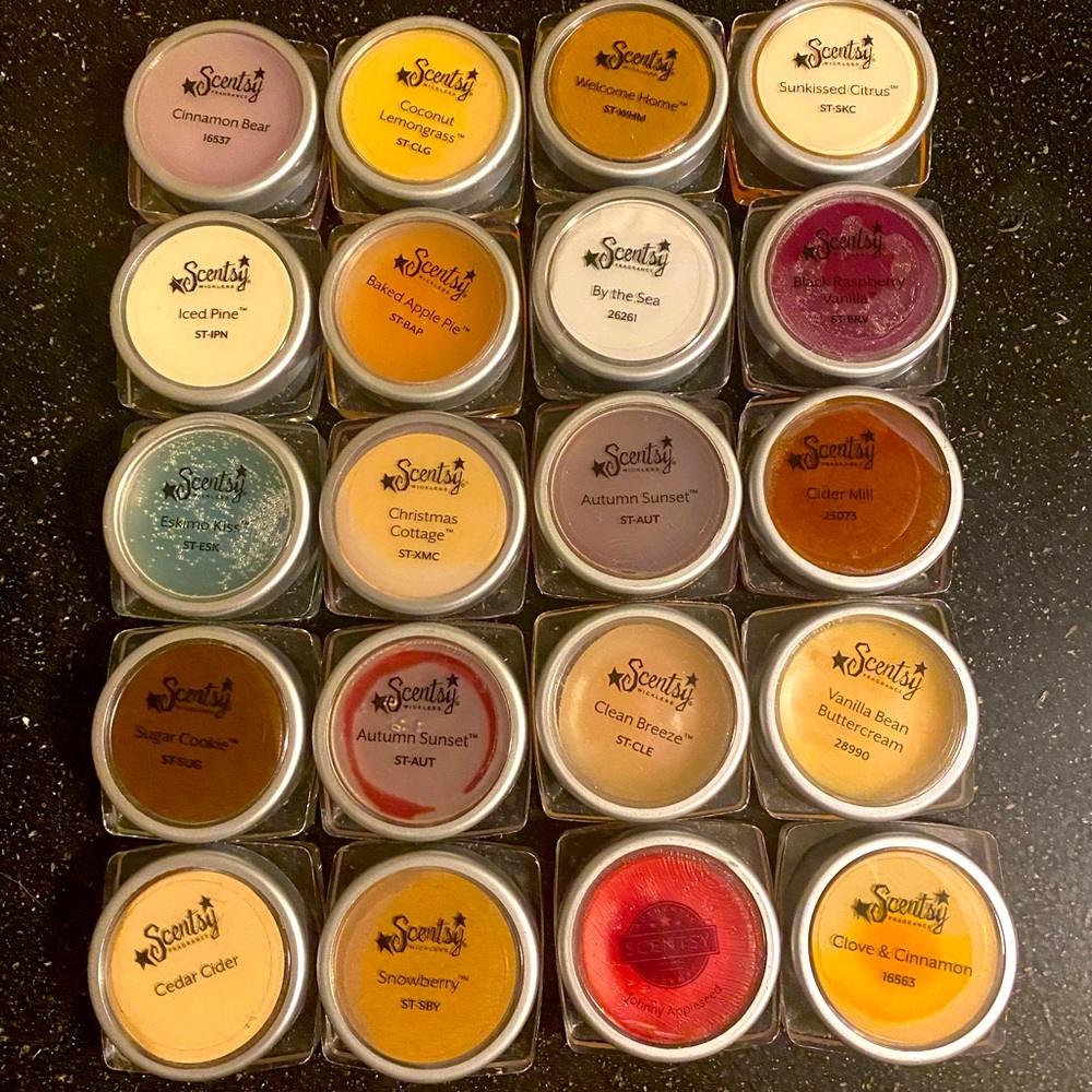 Scentsy Full Size Tester Bundle Lot of 20 | Retired & Classic Wax Scents - Picture 2 of 4